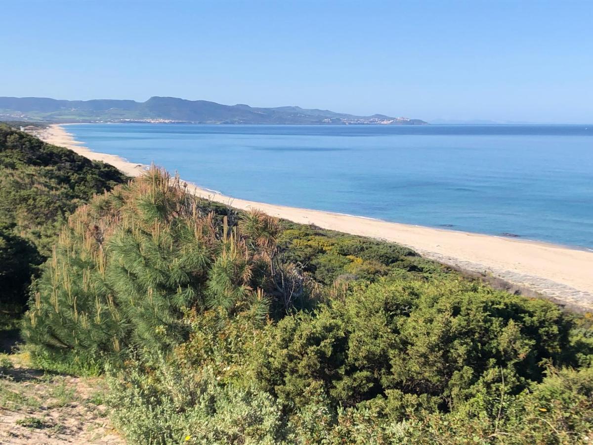 Borgo Spiaggia Isola Rossa Esterno foto