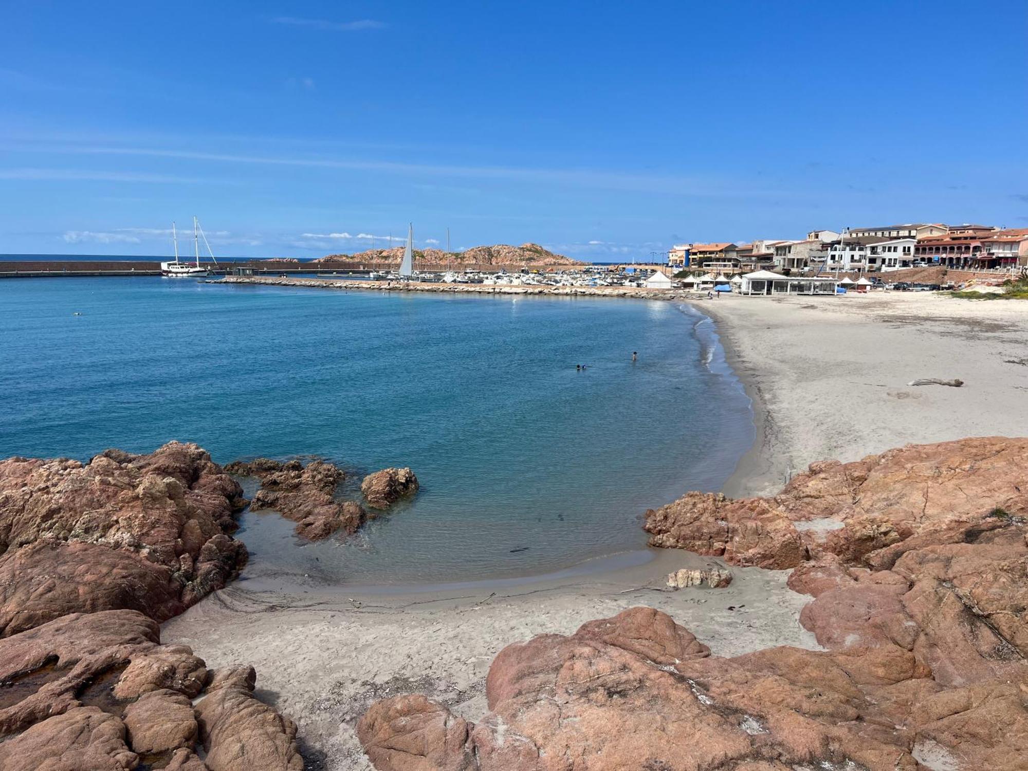 Borgo Spiaggia Isola Rossa Esterno foto