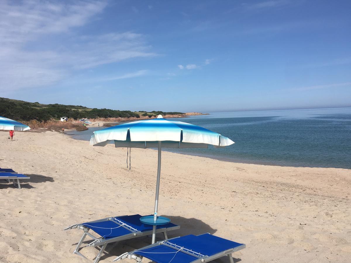 Borgo Spiaggia Isola Rossa Esterno foto